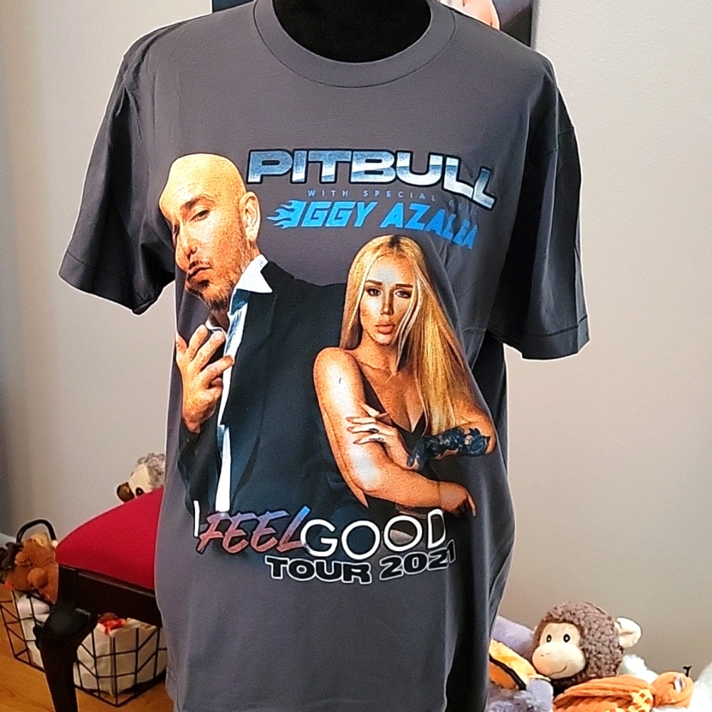 PitBull Iggy Azalea concert Tshirt